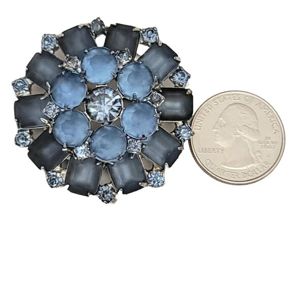 Weiss Silver Tone Blue Prong Set Rhinestone, Molded Glass Round Cluster Brooch - Picture 6 of 8
